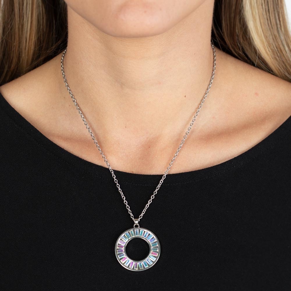 NEW Vintage Luxury Iridescent Diamond Rhinestone Silver Pendant Necklace Jewelry
